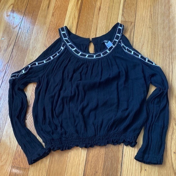 Open shoulder long sleeve crop embellished top size 6 EUC. - Picture 1 of 4